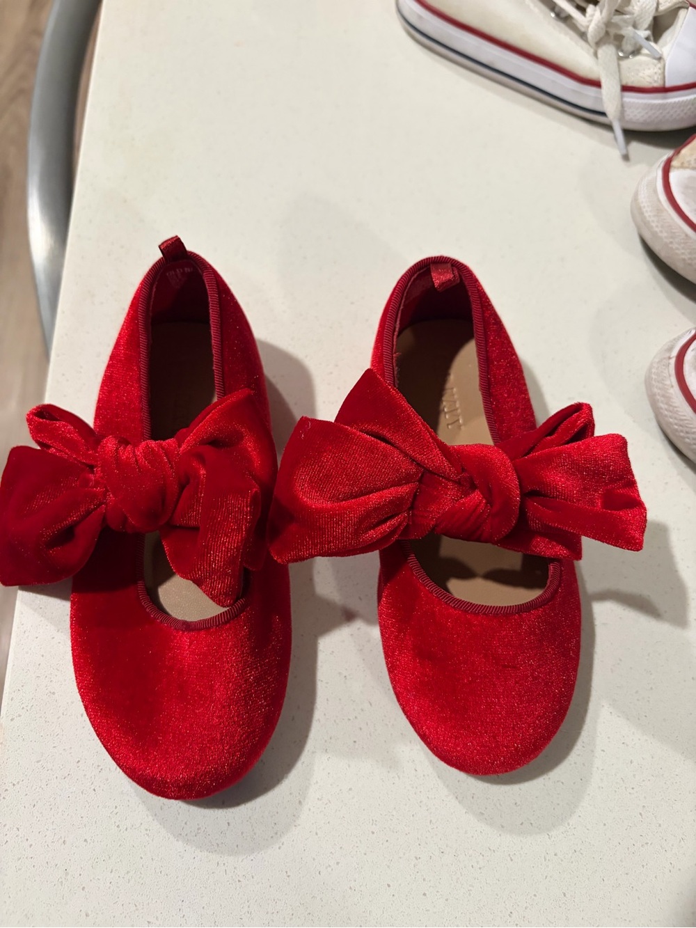 Old Navy Red Velvet Bow Mary Jane Shoes for Kids